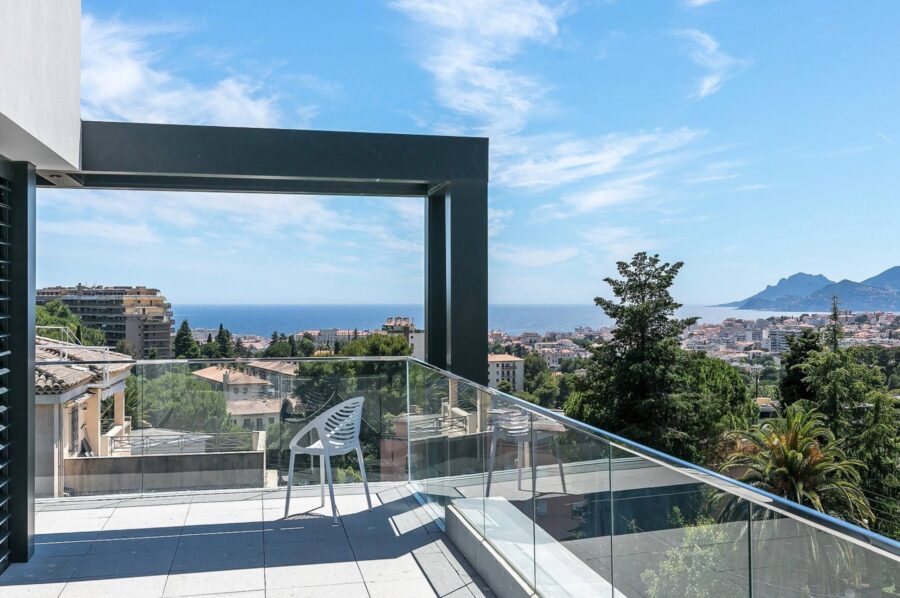 villa-catalina-exterior-balcony-oceanview-mountainview-cannes