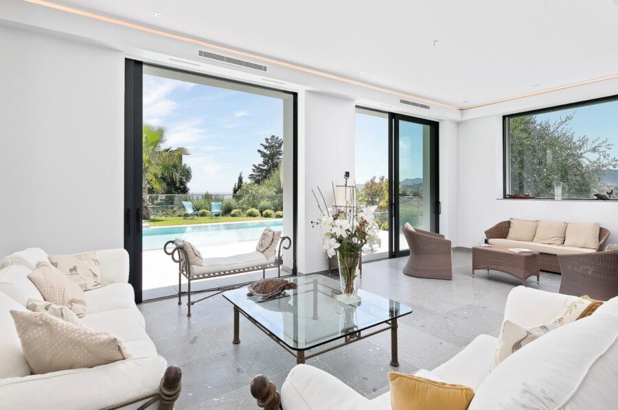 villa-catalina-livingroom-poolview-modern-luxury-interior-cannes