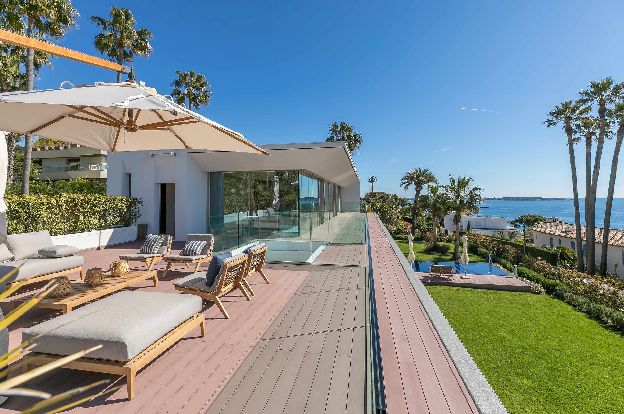 villa-cecilia-balcony-outdoorterrace-garden-oceanview-luxury-cannes