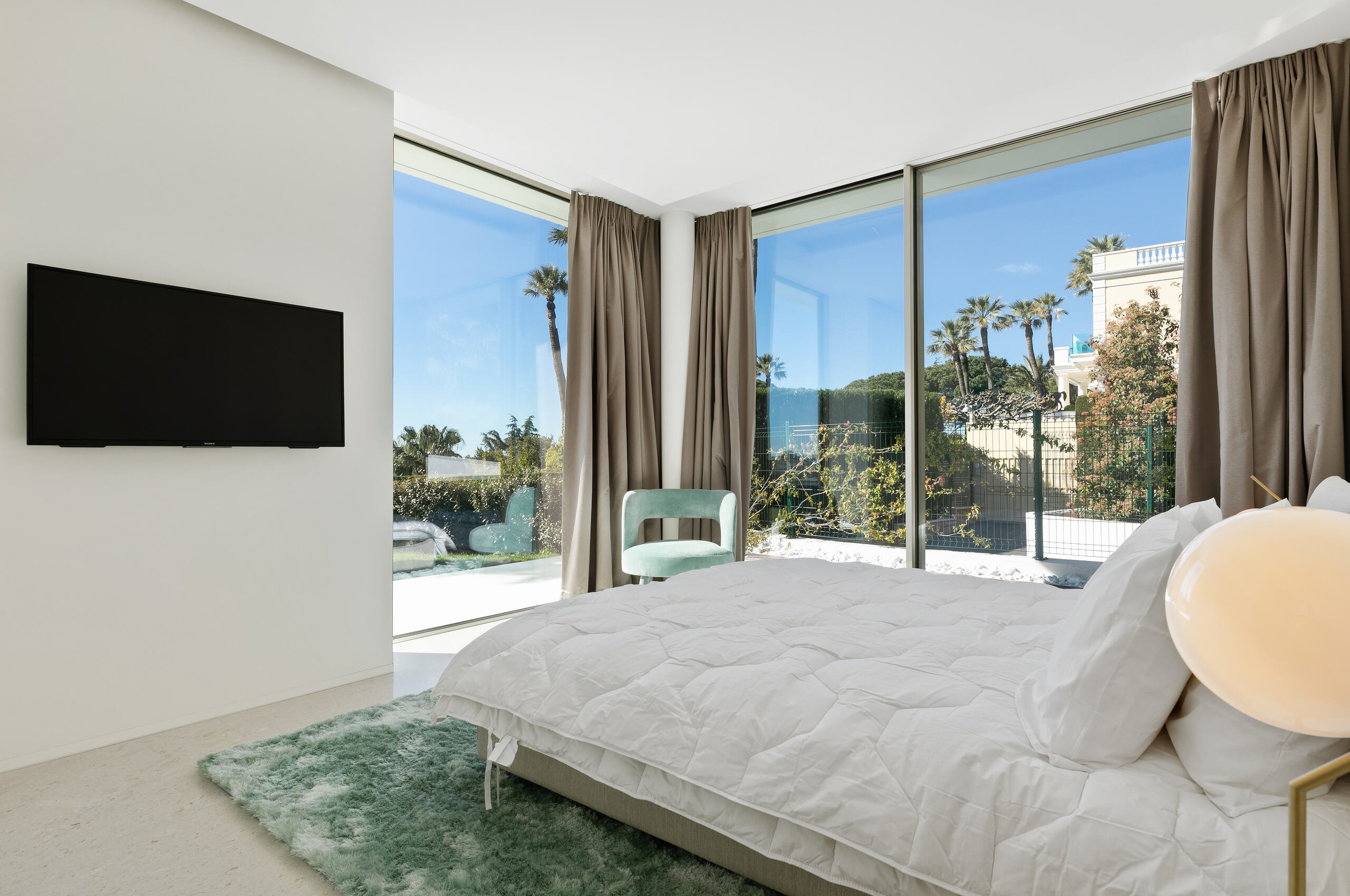 villa-cecilia-bedroom-modern-luxury-interior-design-views-cannes