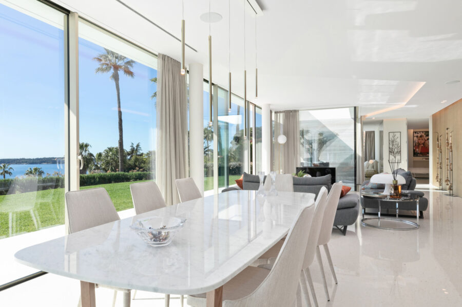 villa-cecilia-diningroom-oceanview-gardenview-modern-futuristic-interiordesign-cannes