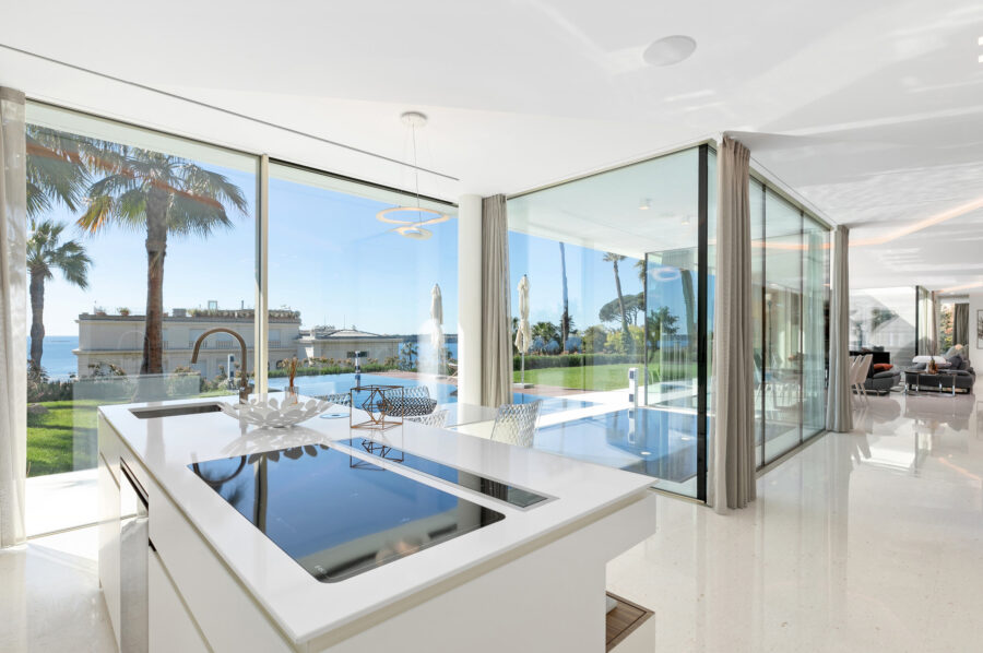 villa-cecilia-kitchen-modern-luxury-oceanviews-brightspaces-cannes