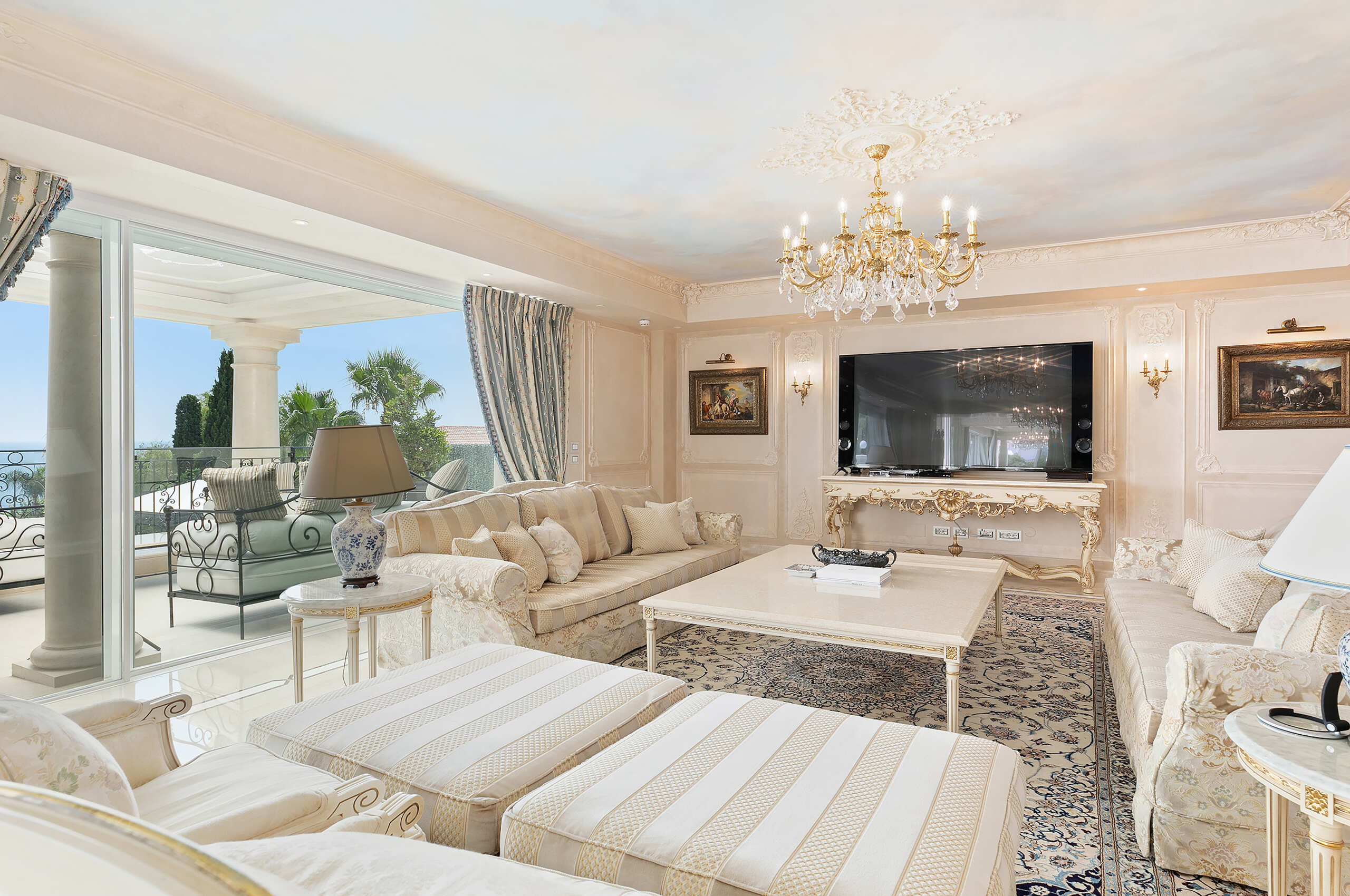 villa-celeste-livingroom-elegant-luxury-interiordesign-cannes
