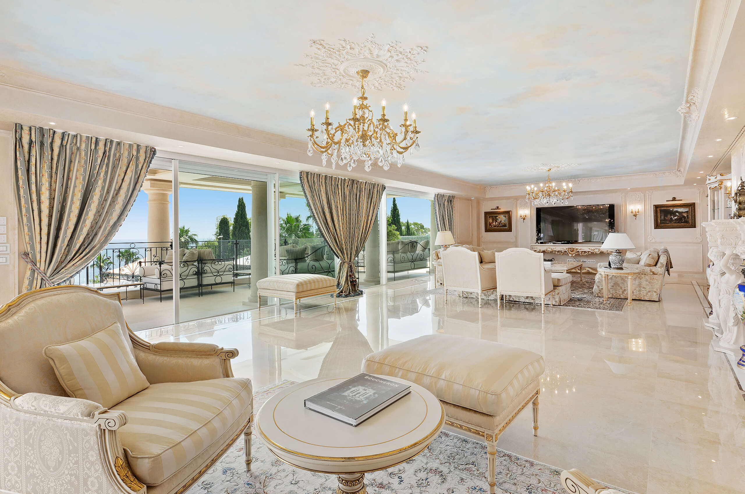 villa-celeste-livingroom-modern-luxury-spacious-cannes