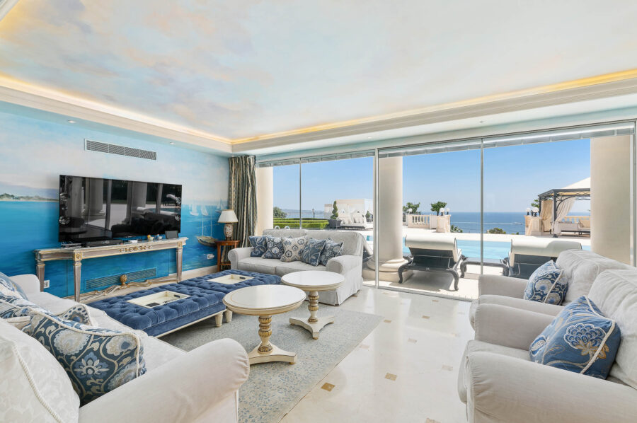 villa-celeste-livingroom-oceanview-luxury-modern-cannes