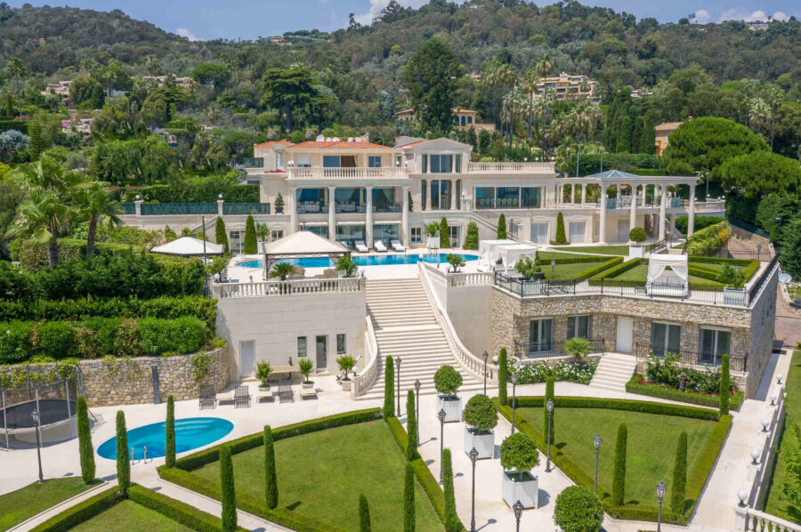 villa-celeste-mainpage-luxury-spacious-picturesque-retreat-cannes