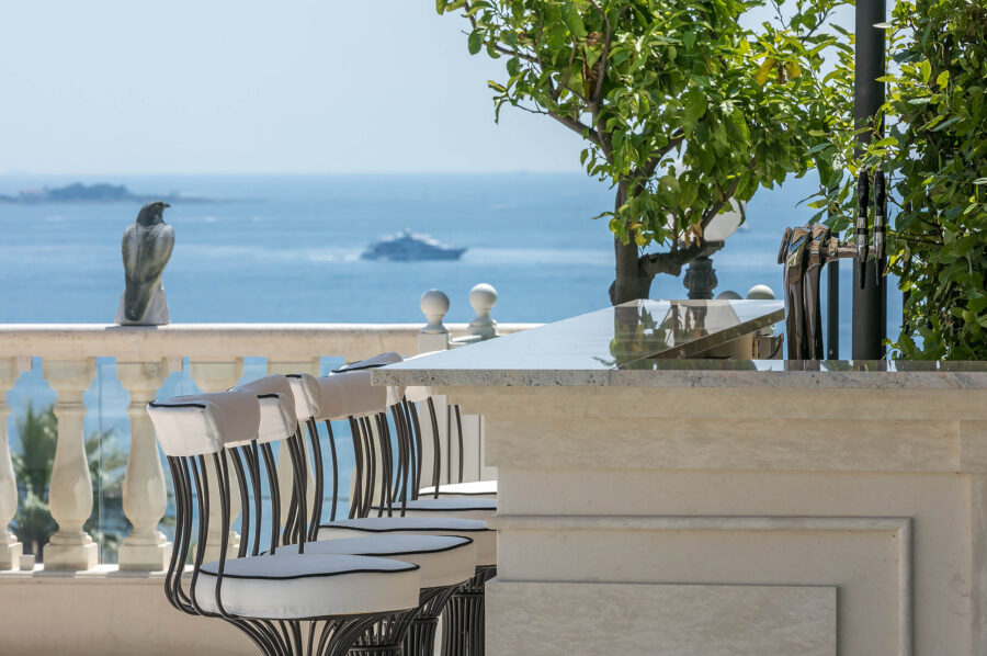 villa-celeste-outdoorbar-hosting-oceanview-luxury-cannes