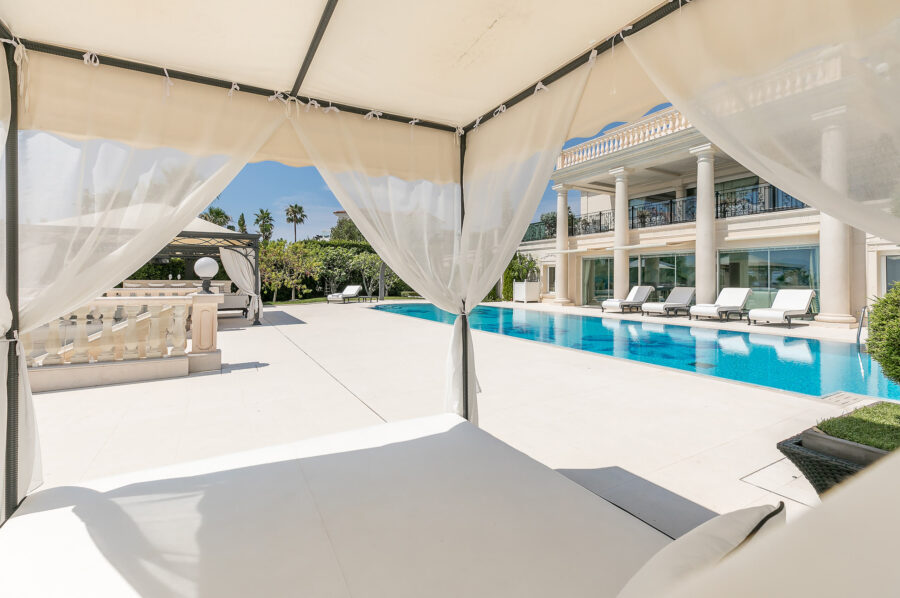 villa-celeste-poolside-cabana-modern-luxury-retreat-cannes