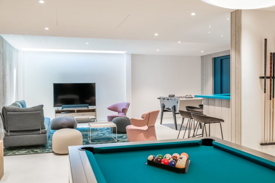 villa-chantal-gamesroom-playroom-bar-hosting-entertainment-luxury-antibes