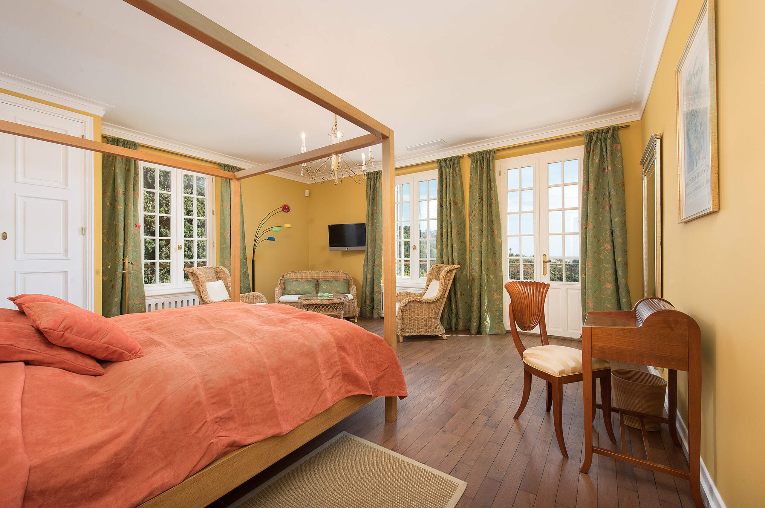 villa-cheyenne-bedroom-unique-luxury-stylish-design-cannes