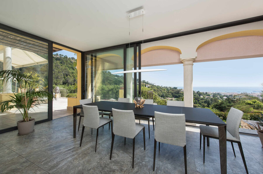 villa-cheyenne-diningroom-oceanviews-paradise-luxury-alfresco-dining-cannes