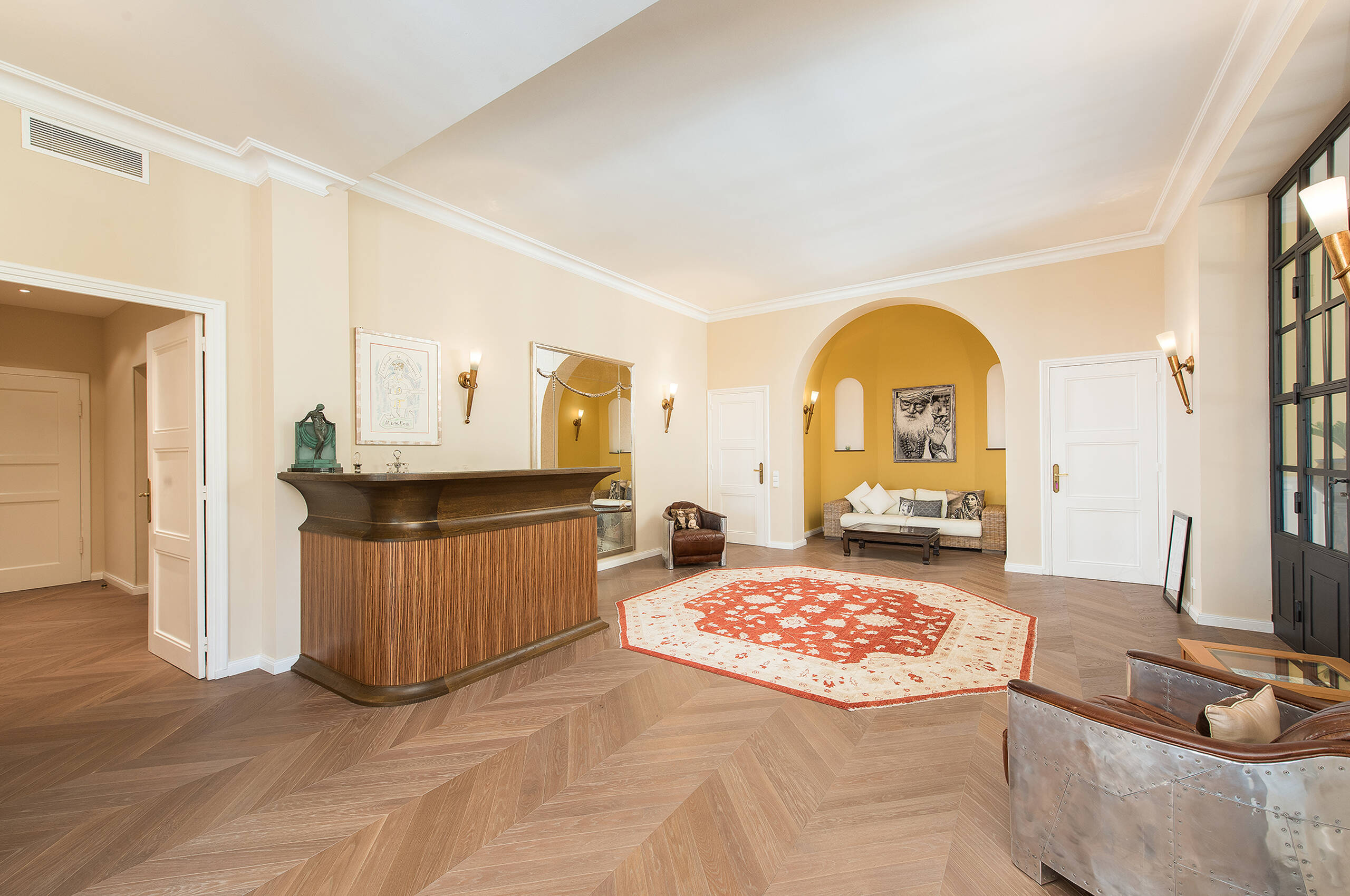 villa-cheyenne-entrancehall-hallway-unique-stylish-luxury-interior-cannes