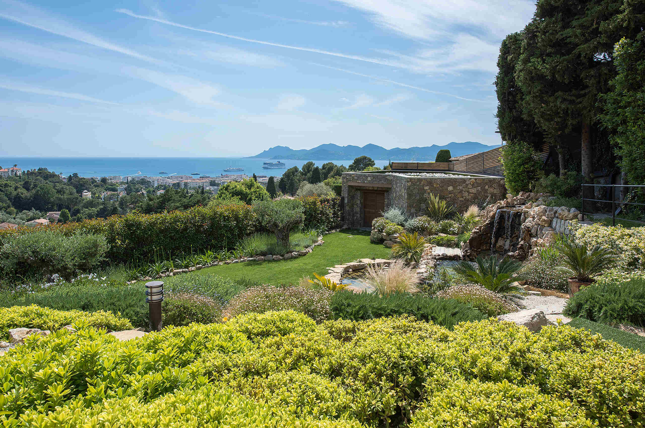 villa-cheyenne-garden-nature-paradise-oceanview-cannes