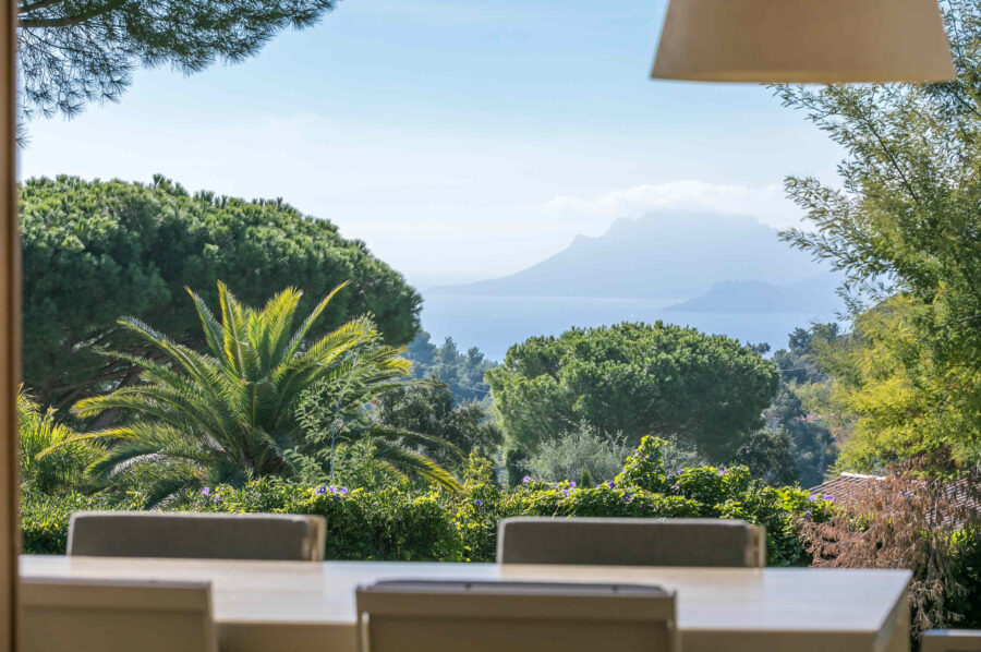 villa-choleigh-exterior-scenic-views-mountainviews-frenchriviera-cannes