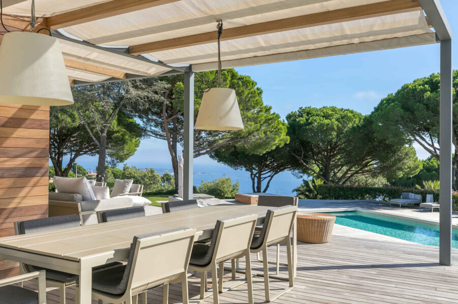villa-choleigh-outdoor-terrace-dining-poolside-alfresco-frenchriviera-cannes