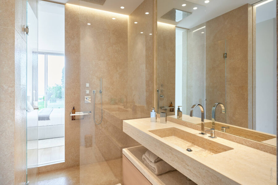 villa-clara-bathroom-sink-italianshower-marble-cannes