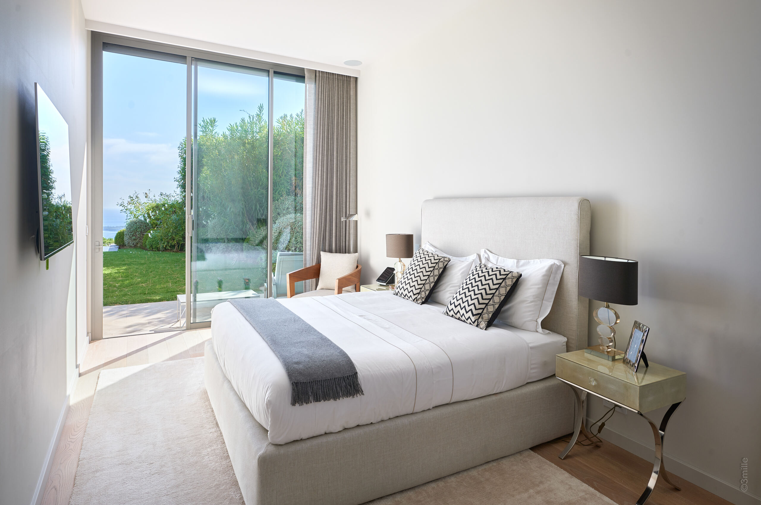 villa-clara-bedroom-garden-stylish-serene-luxury-design-cannes