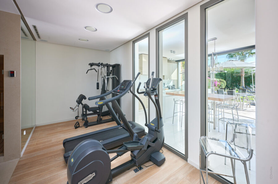 villa-clara-gym-fitness-workout-exercise-luxury-modern-design-cannes