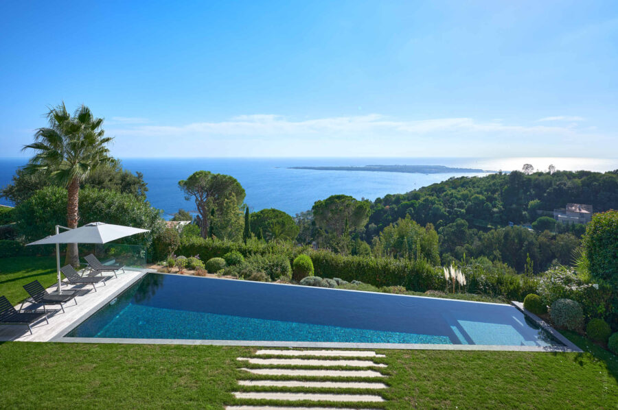 villa-clara-infinitypool-oceanview-luxury-retreat-cannes