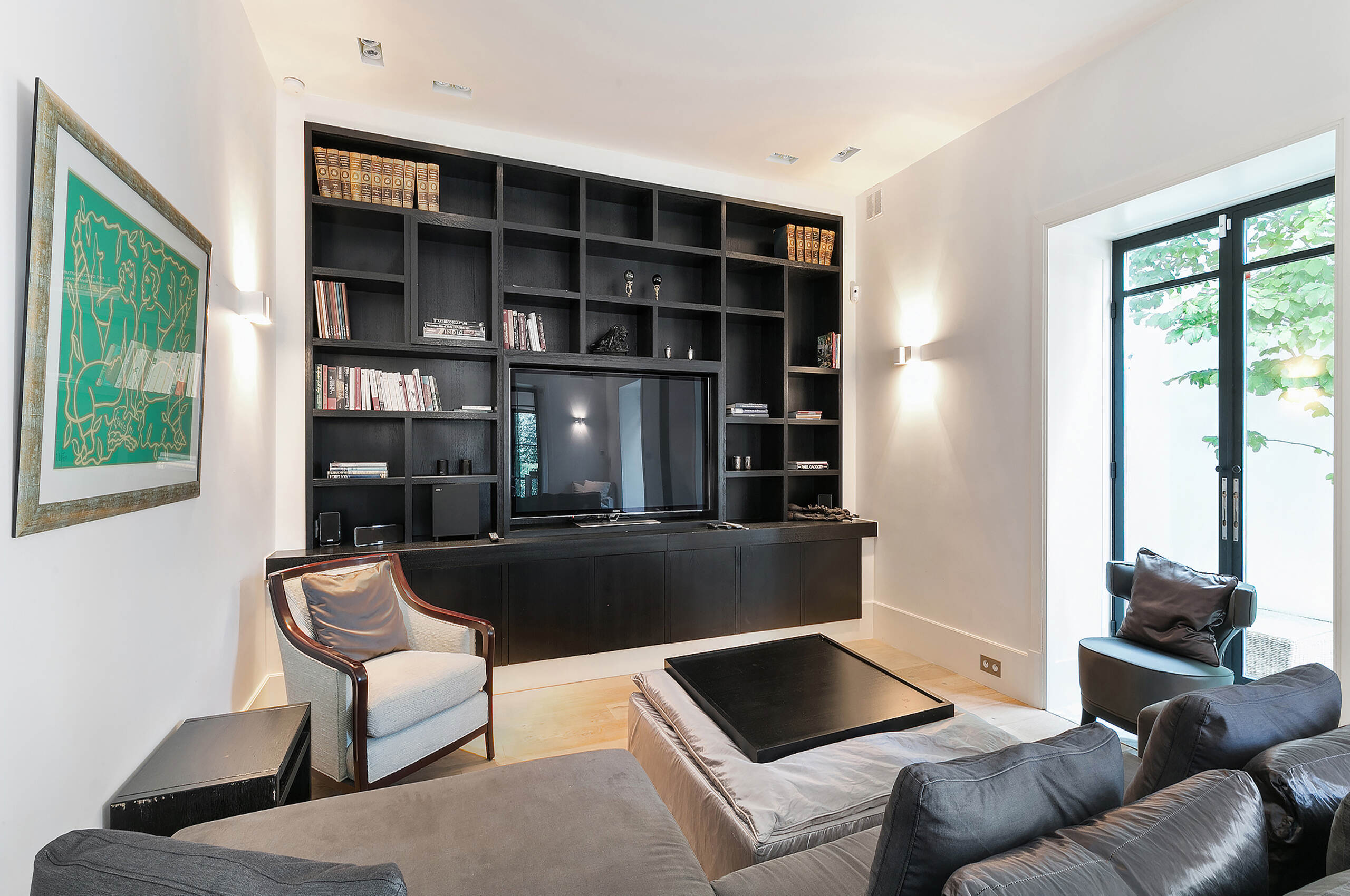 villa-cosma-cinema-tvroom-livingspace-luxury-modern-interior-cannes