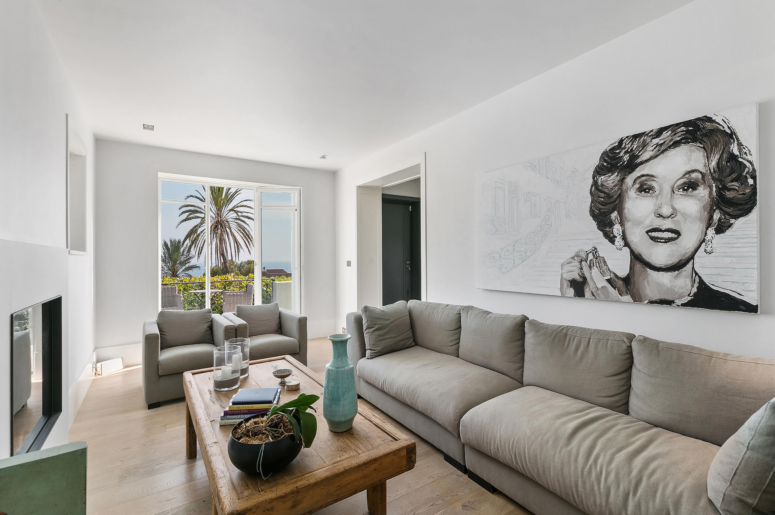 villa-cosma-livingroom-modern-luxury-interiordesign-oceanview-cannes