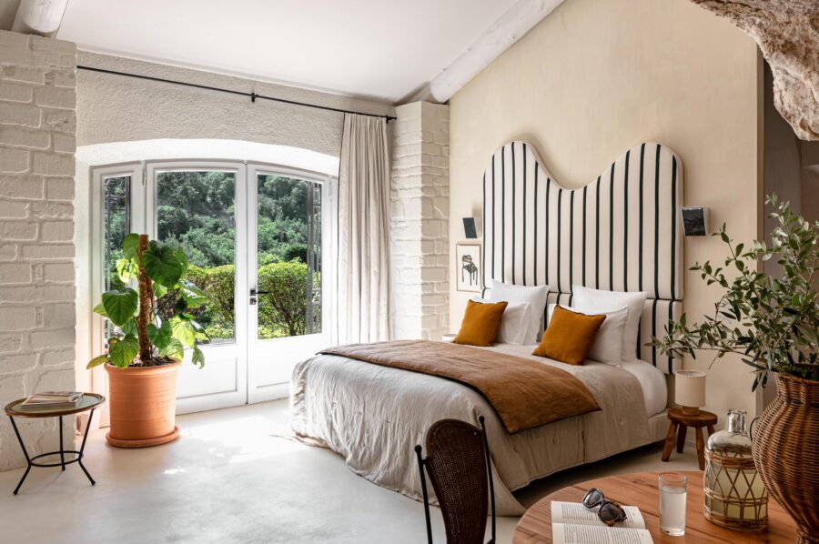 villa-etta-bedroom-garden-view-elegant-bold-interior-design-luxury-provence