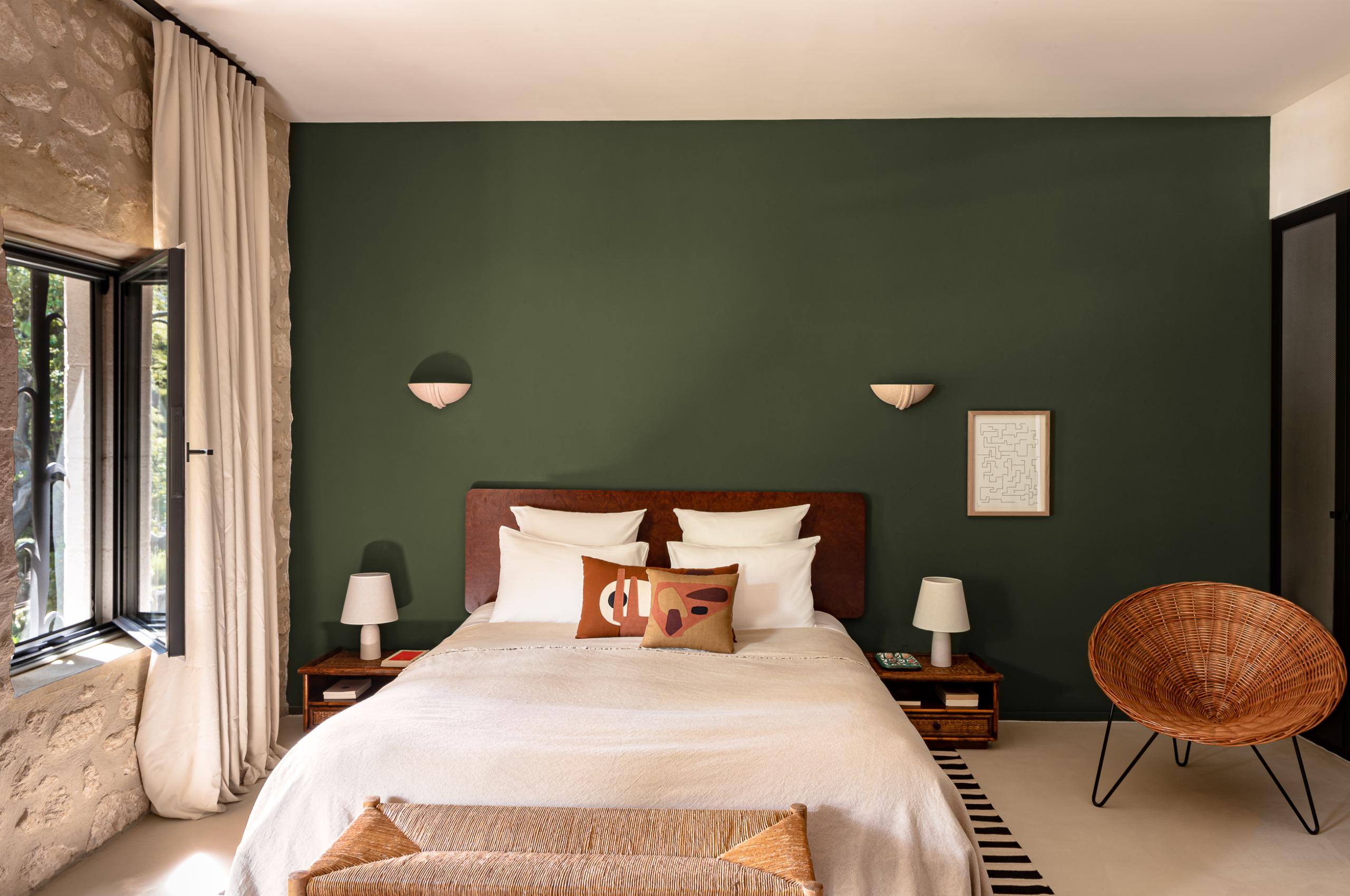 villa-ette-bedroom-serene-elegant-design-luxury-provence