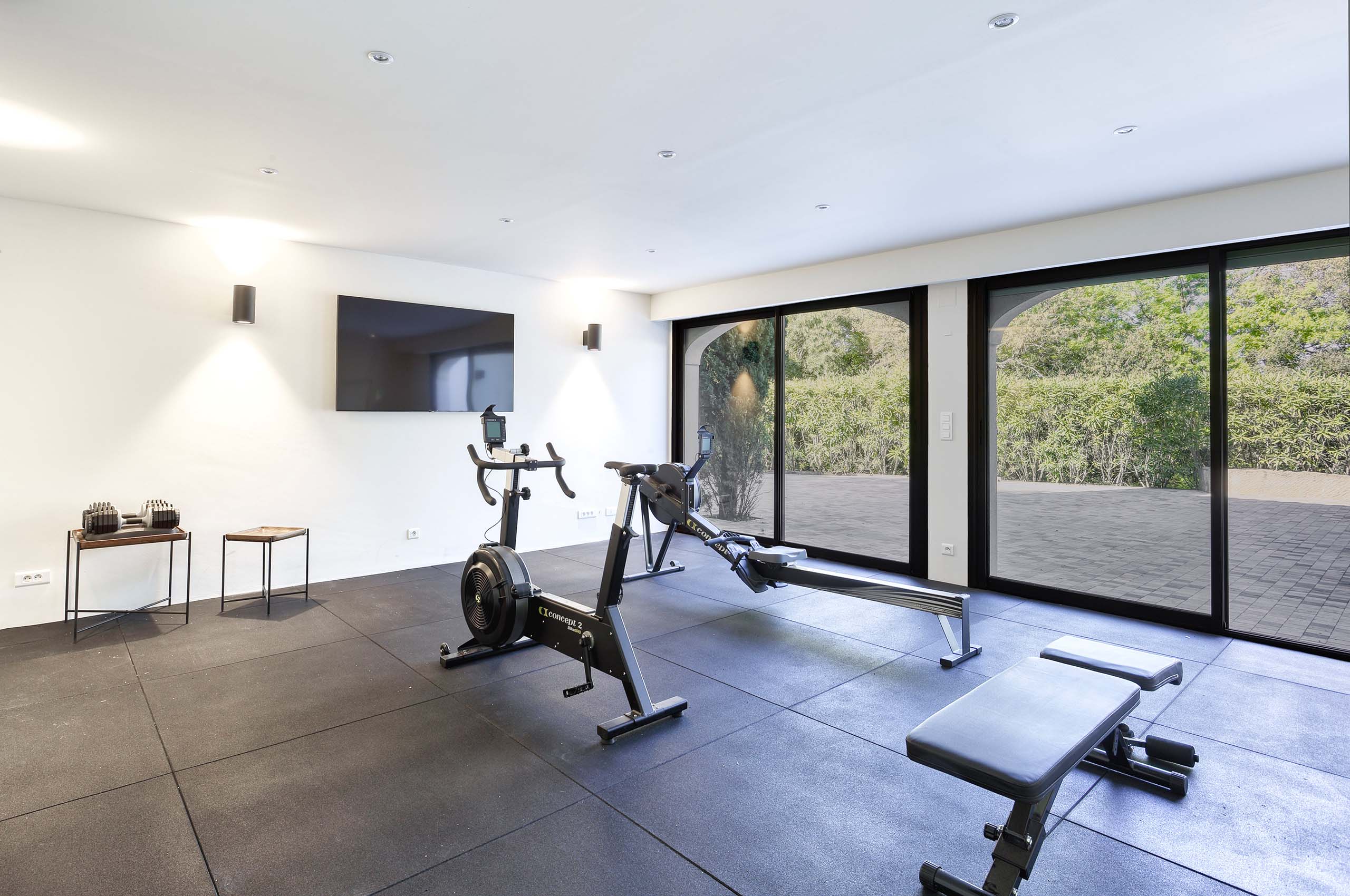 villa-gail-gym-equipment-luxury-views-ramatuelle