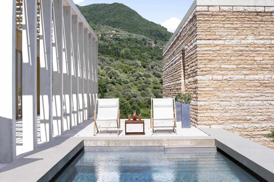 villa-karina-swimming-pool-terrace-scenic-views-luxury-rental-retreat-lakegarda