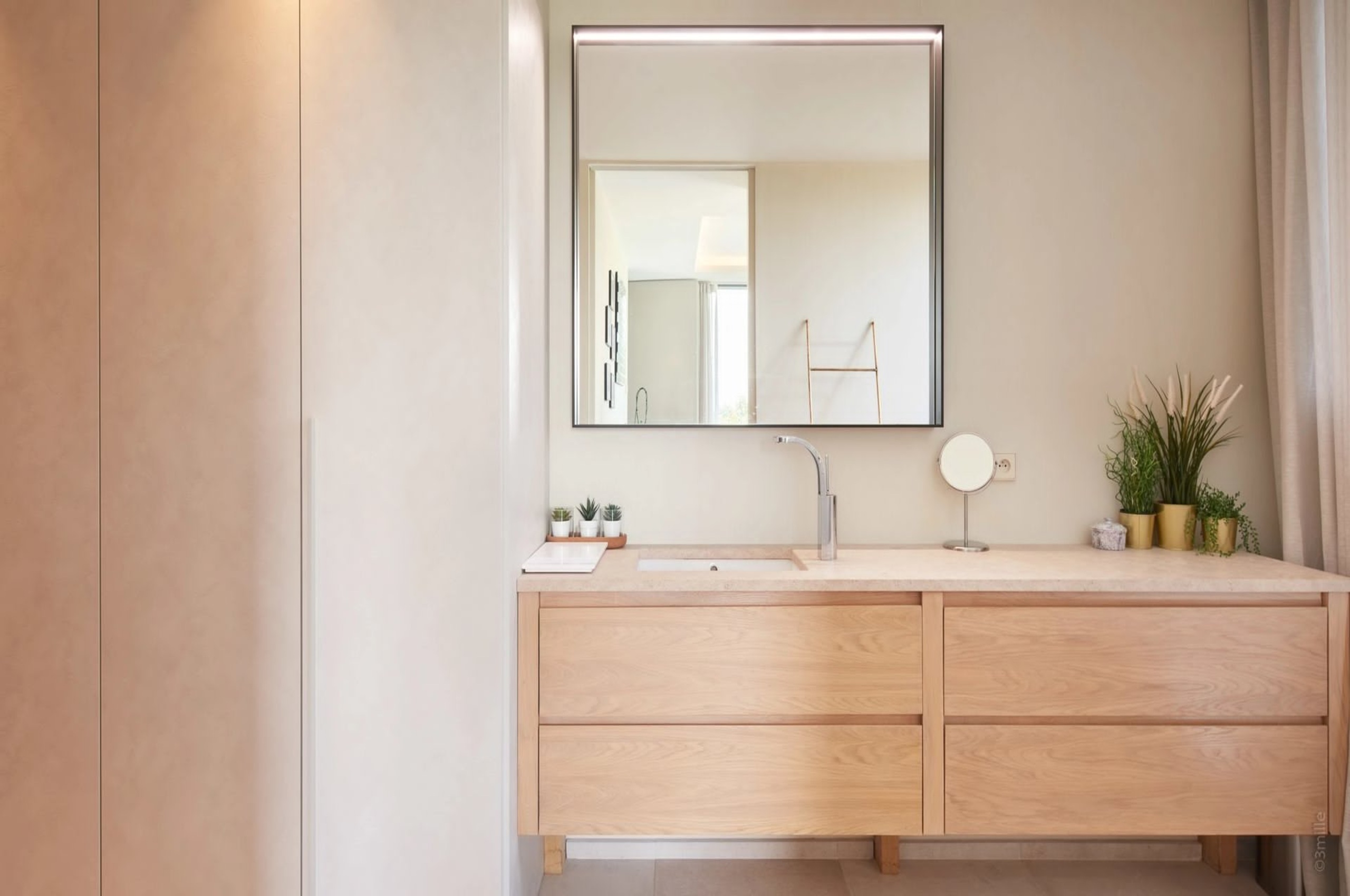 villa-mabel-bathroom-modern-stylish-sleek-design-mougins