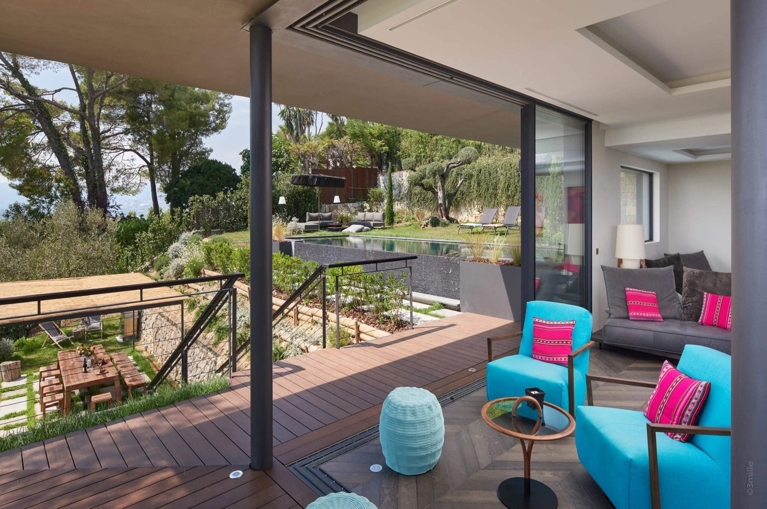 villa-mabel-livingspace-balcony-openplan-indoor-outdoor-luxury-mougins