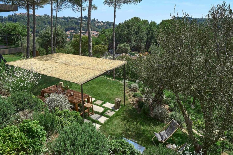 villa-mabel-veranda-garden-nature-alfresco-forest-wildlife-mougins