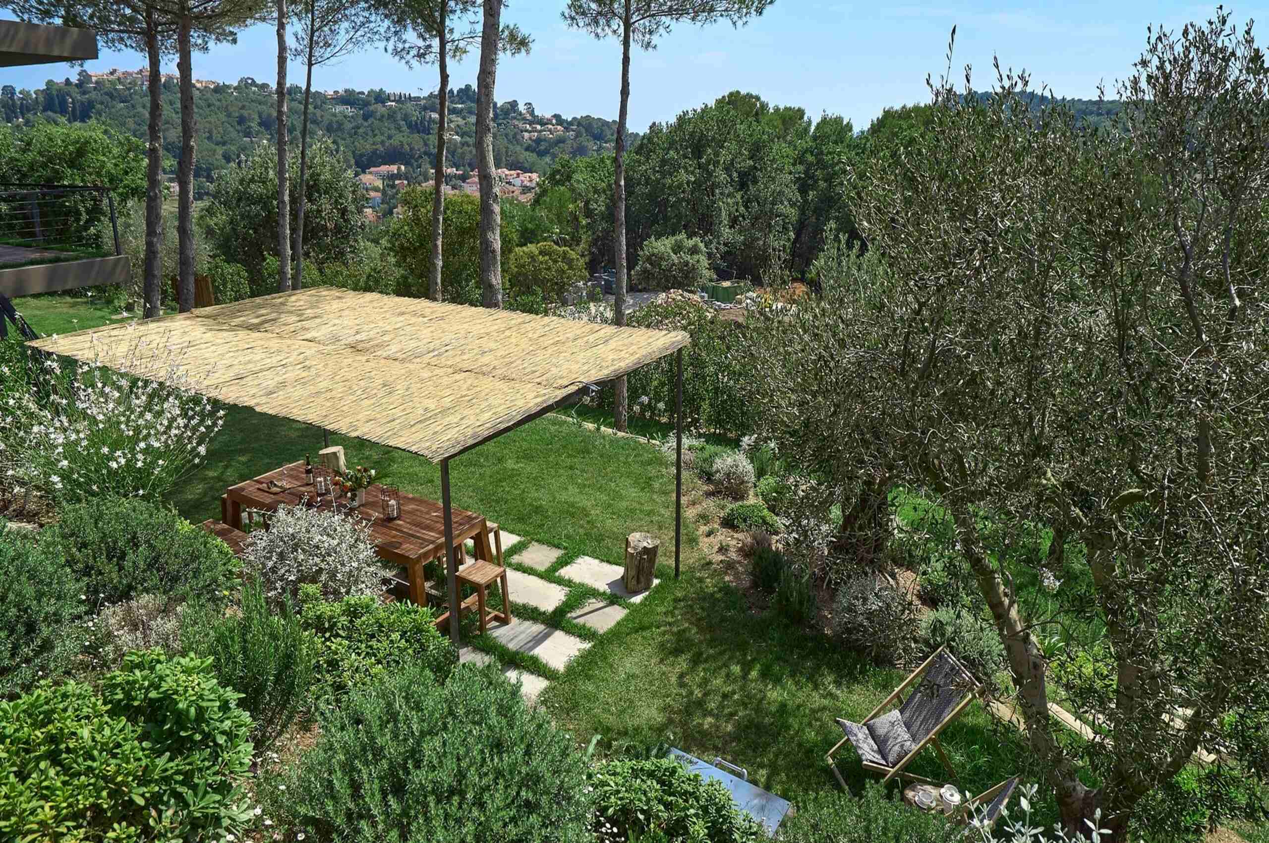 villa-mabel-veranda-garden-nature-alfresco-forest-wildlife-mougins