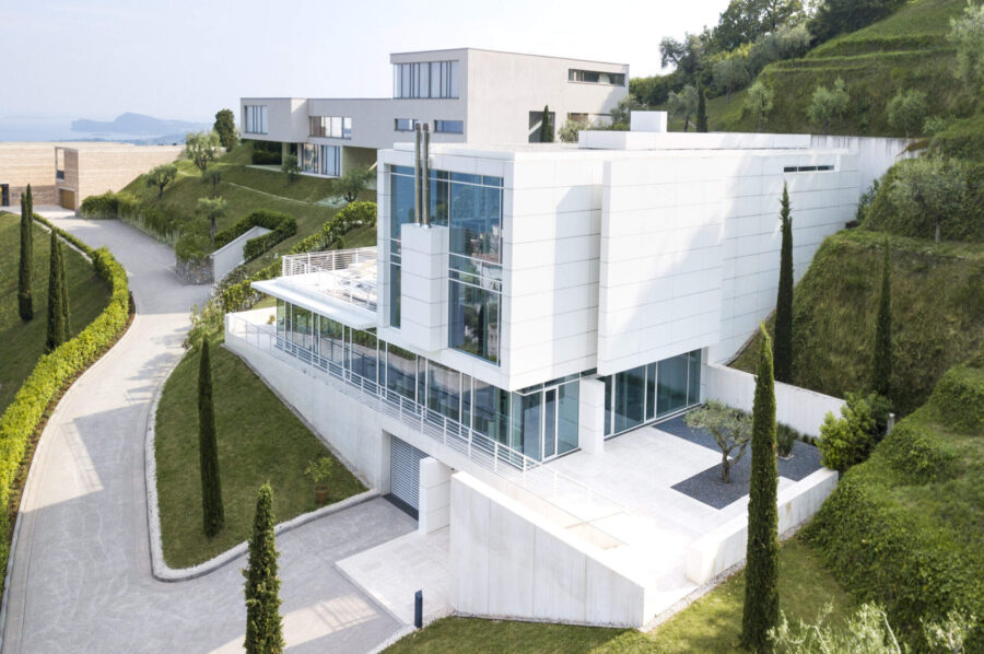 villa-magda-mainpage-luxury-modern-architecture-exterior-lakegarda
