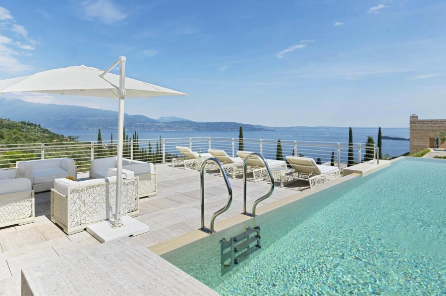 villa-magda-swimming-pool-terrace-scenic-lake-views-luxury-destination-lakegarda