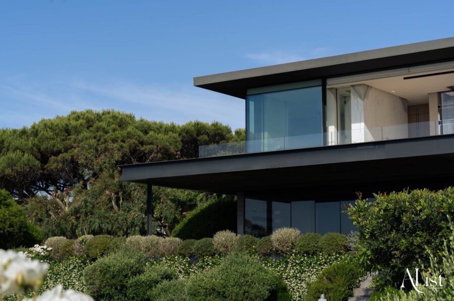 villa-marissa-exterior-balcony-tropical-garden-paradise-luxury-sleek-rental-retreat-alist-ramatuelle