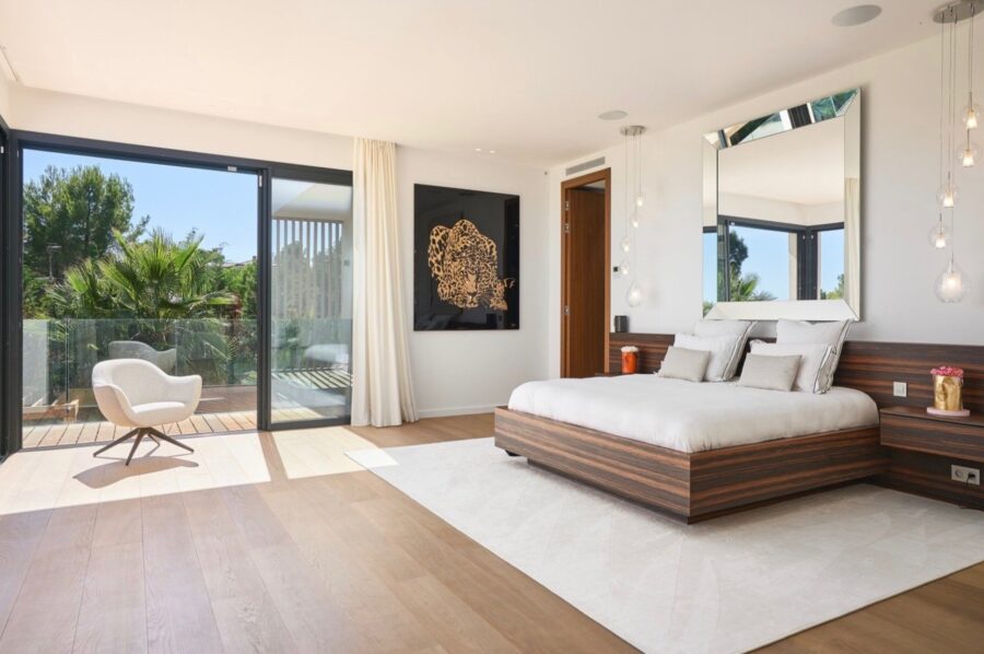 villa-marlo-bedroom-modern-stylish-luxury-interior-mougins