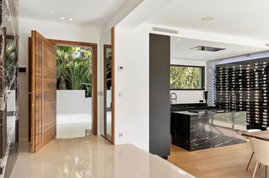 villa-marlo-entrance-hallway-kitchen-modern-luxury-mougins