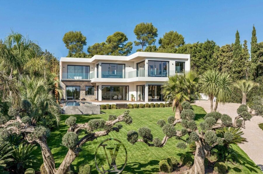 villa-marlo-exterior-luxury-property-landscaped-garden-mougins