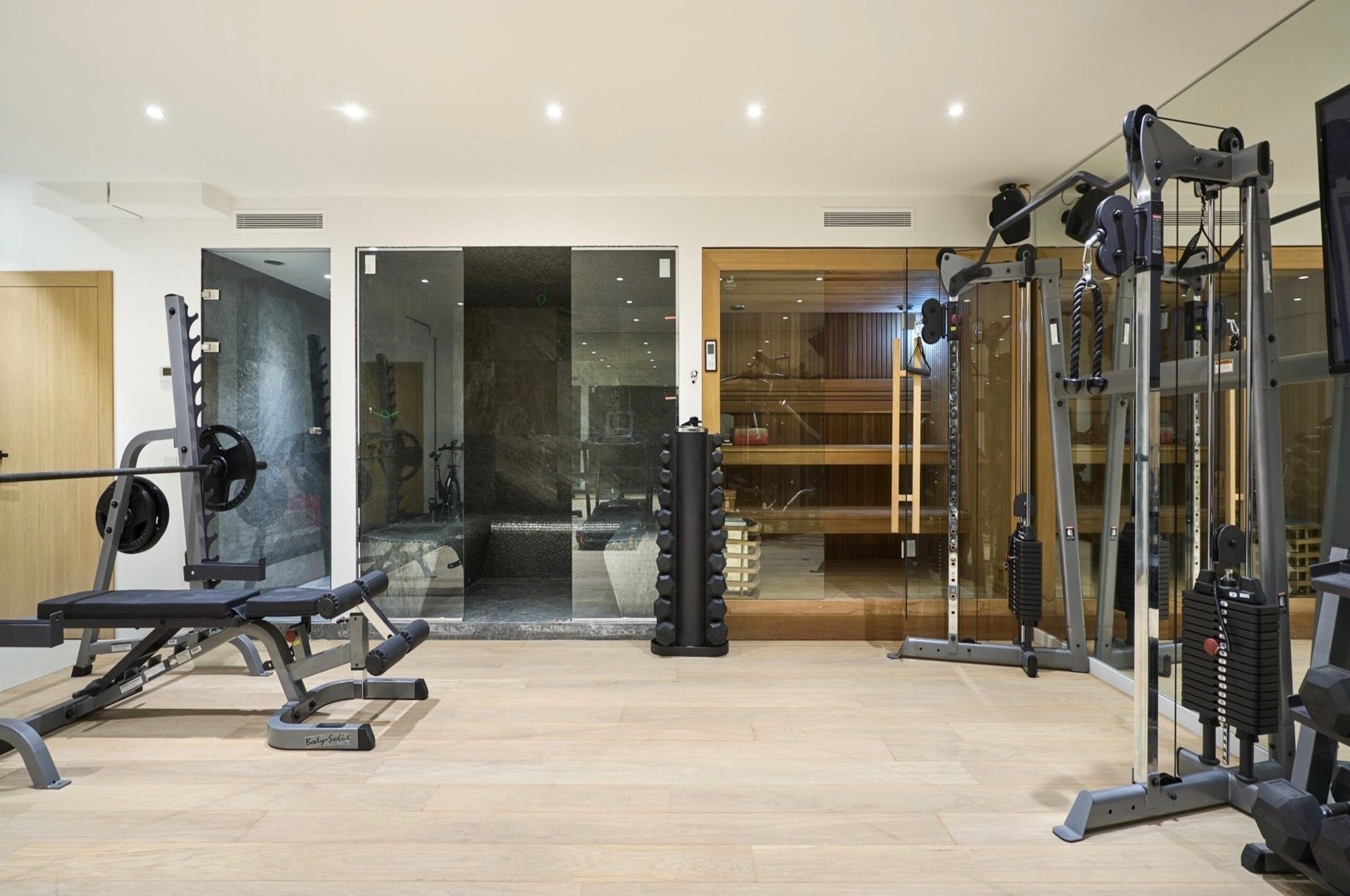 villa-marlo-gym-workout-fitness-luxury-weights-mougins