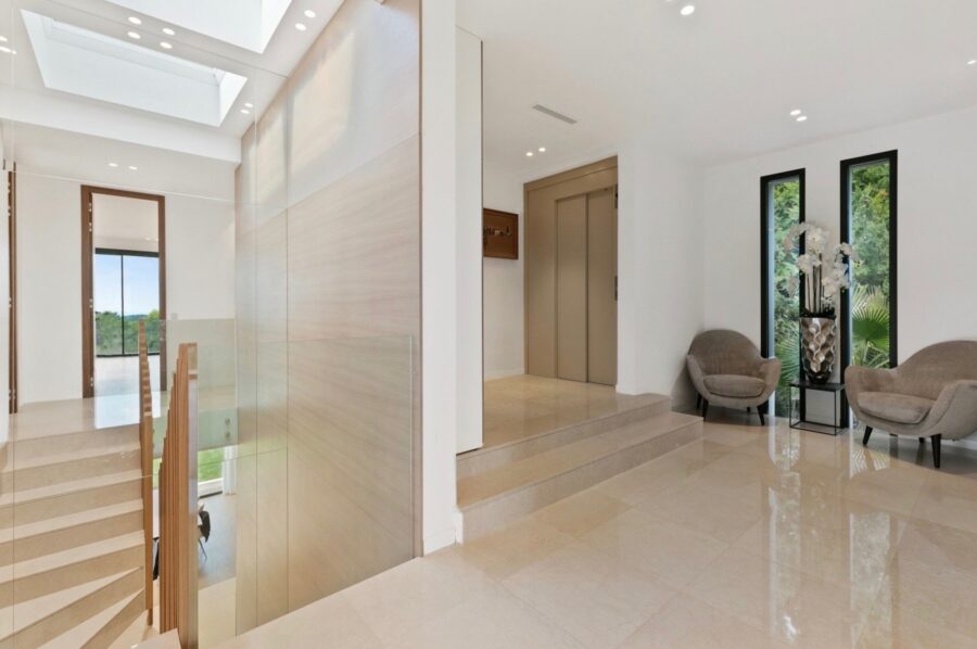 villa-marlo-hallway-modern-luxury-interior-mougins