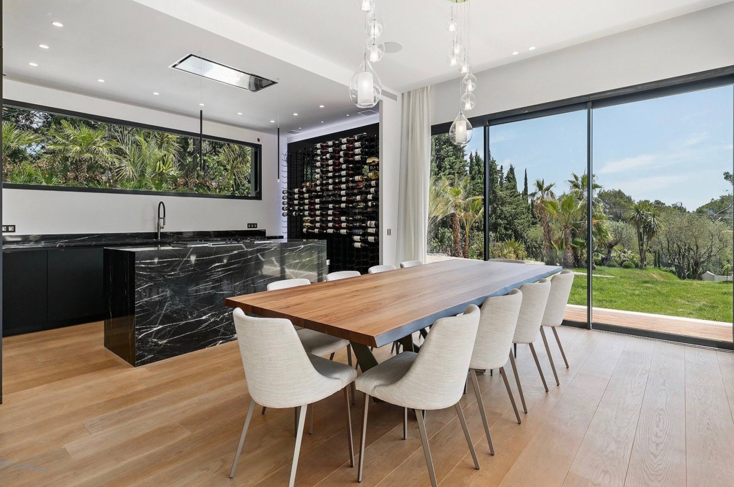 villa-marlo-kitchen-gardenview-winewall-luxury-mougins