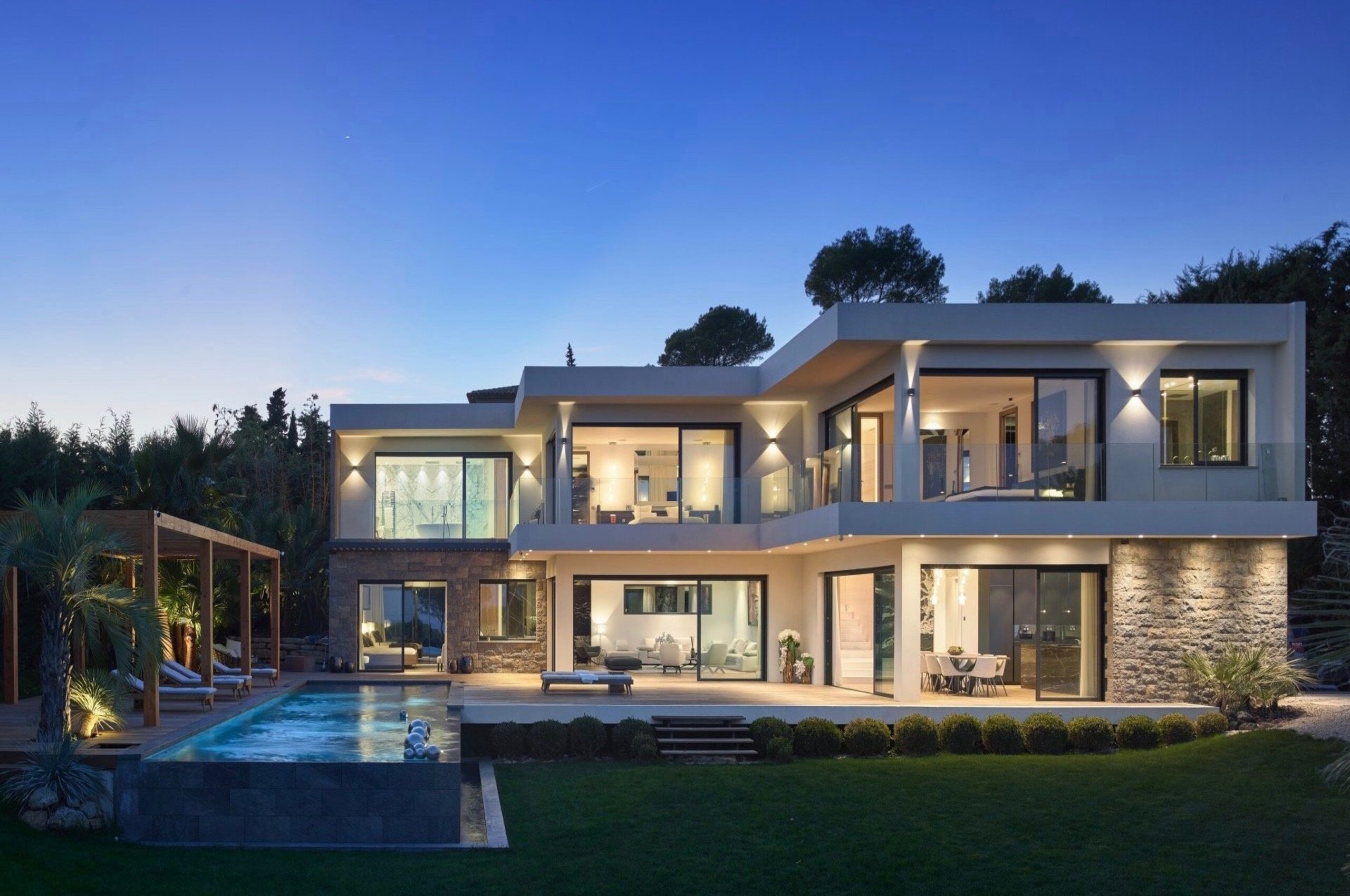 villa-marlo-mainpage-luxury-pool--rental-frenchriviera-mougins