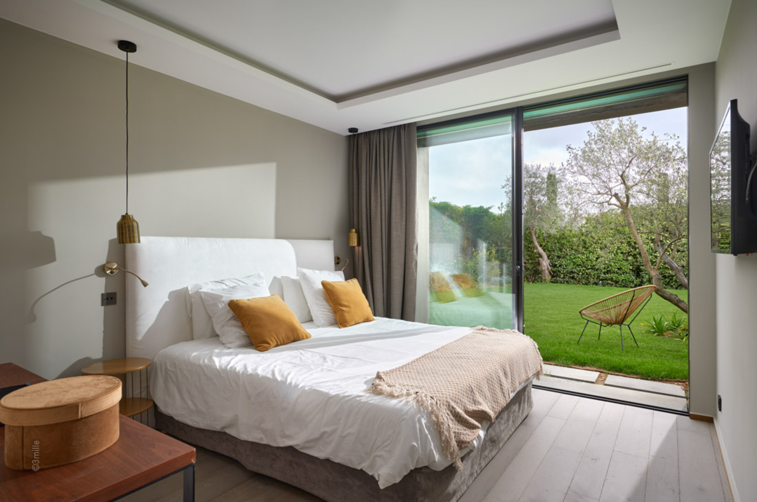 villa-maryam-bathroom-garden-luxury-interior-mougins