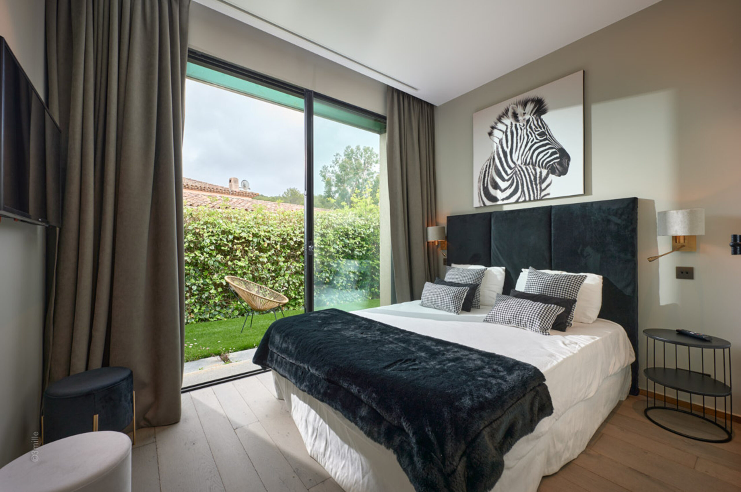 villa-maryam-bathroom-gardenview-modern-comfort-luxury-mougins