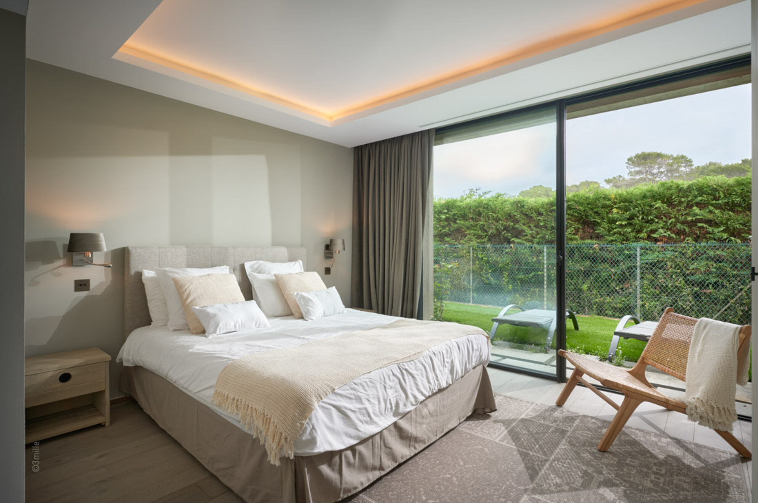 villa-maryam-bathroom-gardenview-stylish-design-mougins