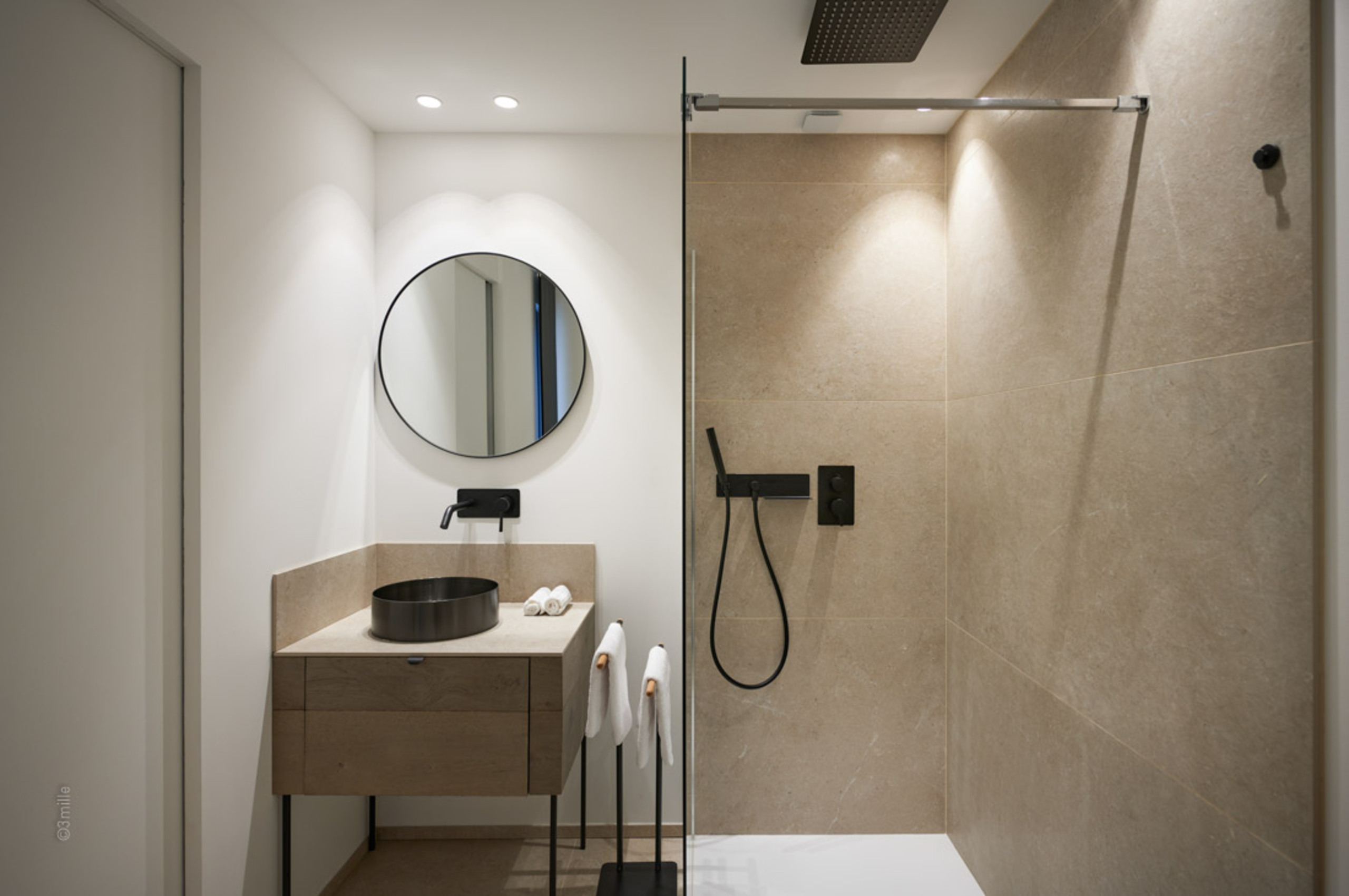villa-maryam-bathroom-shower-modern-mougins