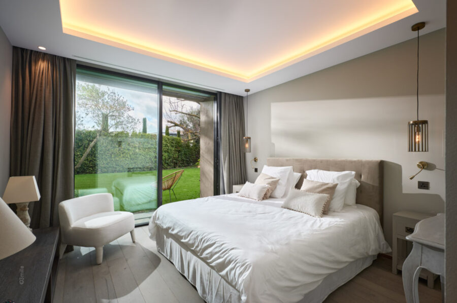 villa-maryam-bedroom-gardenview-luxury-modern-mougins