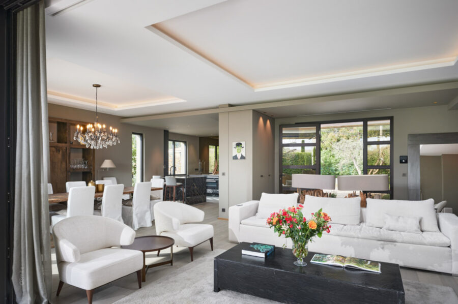 villa-maryam-livingroom-openplan-luxury-modern-design-mougins