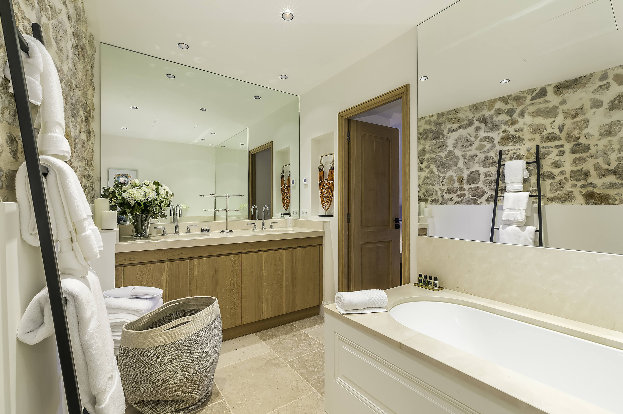 villa-mayan-bathroom-doublesink-bath-stone-luxury-mougins